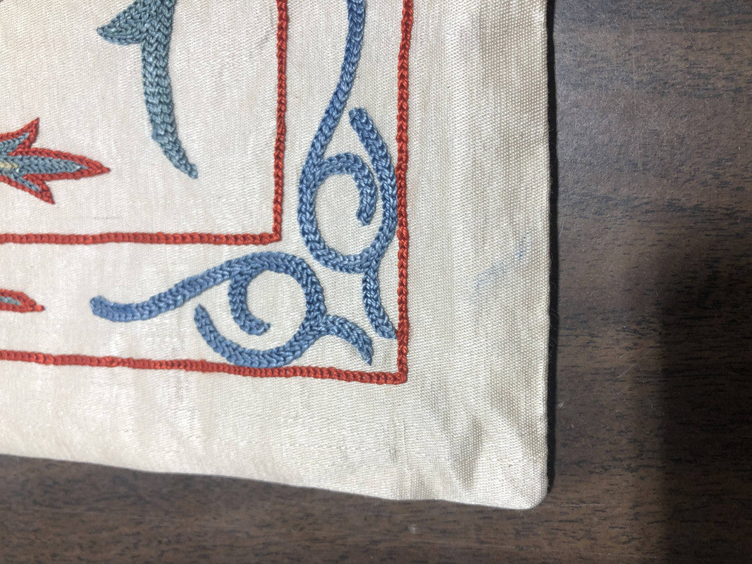pen-mark-on-edge-of-pillowcase