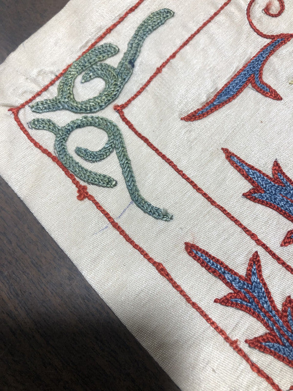 pen-mark-on-edge-of-pillowcase