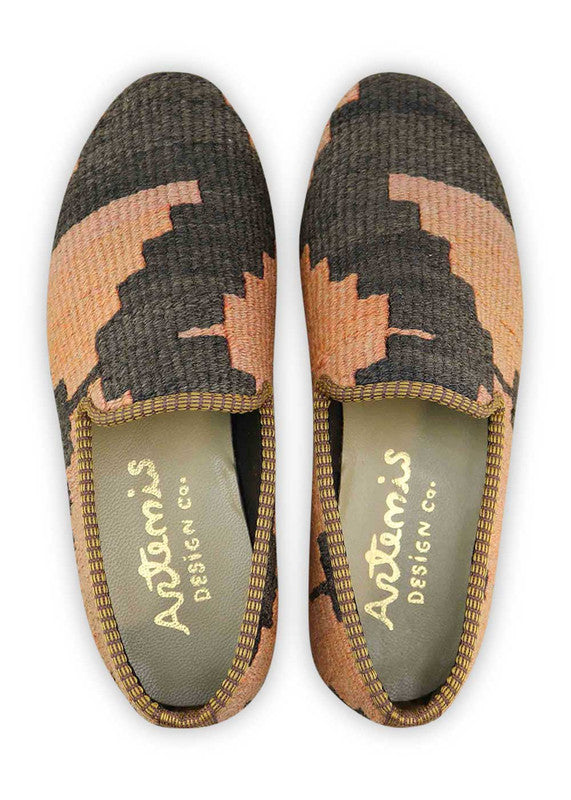 Artemis Shoes Men's Loafers in peach and brown are a stylish combination of sophistication and modernity. The soft peach upper with brown accents creates a unique and eye-catching aesthetic. Slip them on for a comfortable and fashionable choice that effortlessly elevates any outfit. (Front View)