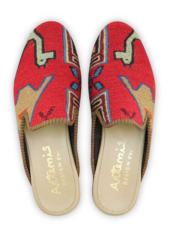 The Artemis Men's Slippers showcase an energetic color combination of red, green, brown, blue, and orange. These slippers offer a lively mix of bold and earthy tones, creating a stylish and eye-catching look. Whether you're unwinding at home or stepping out for a casual outing, these slippers are the perfect choice. (Front View)